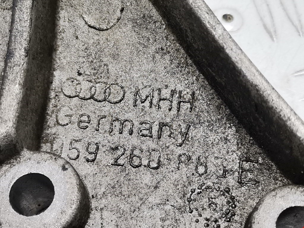 Кронштейн кондиционера AUDI A6 C5 1997-2004