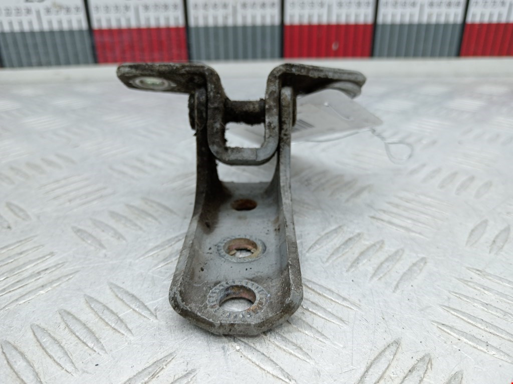 Петля двери передней правой Mitsubishi Pajero 3 (1999-2006)