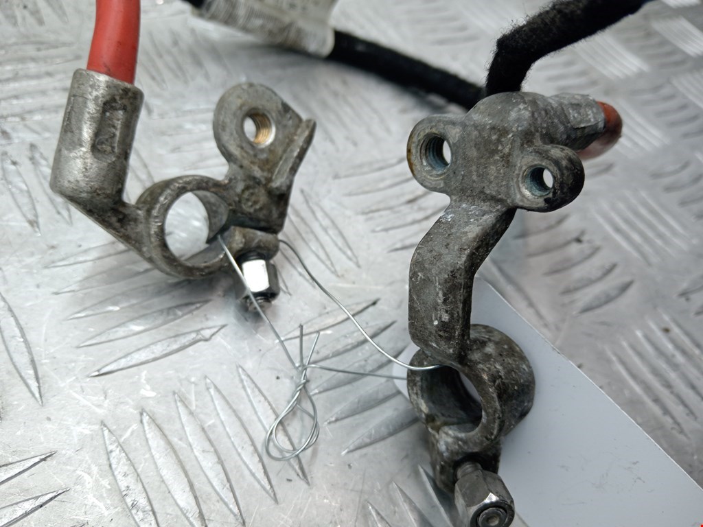 Клемма аккумулятора (плюс) + OPEL Astra H/Family 2004-2015