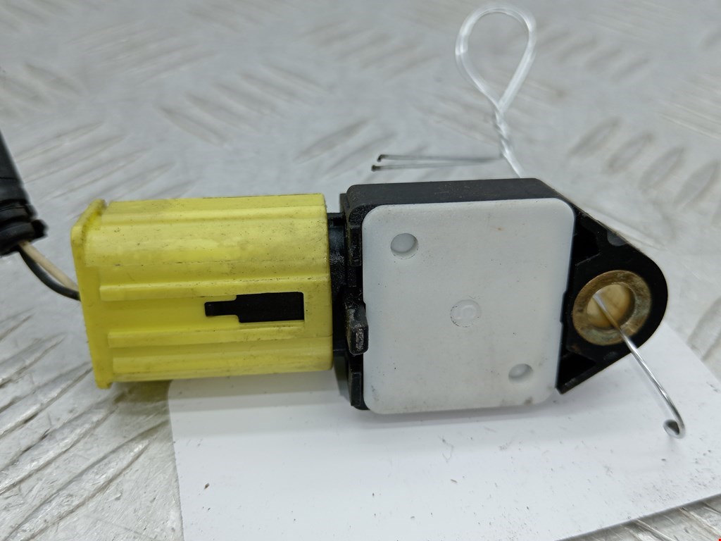 Датчик AIR BAG (подушек безопасности) TOYOTA Avensis 2009-2015