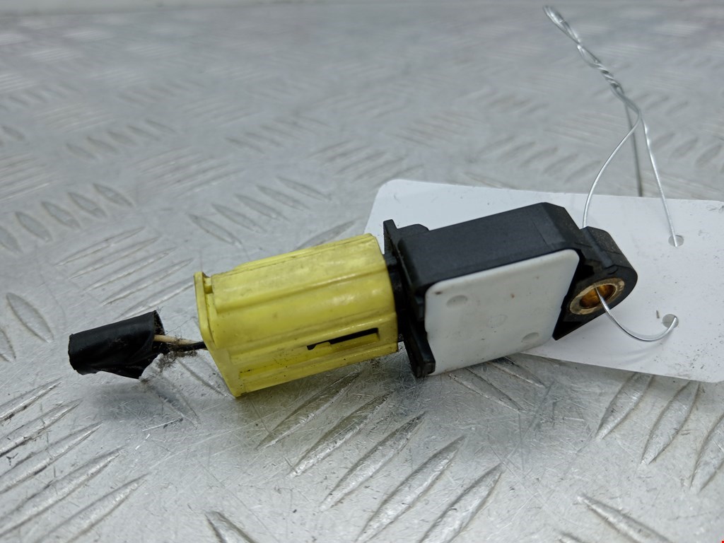 Датчик AIR BAG (подушек безопасности) TOYOTA Avensis 2009-2015