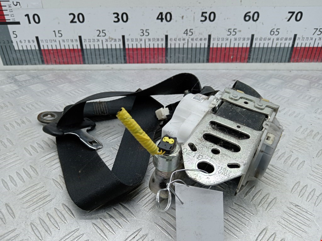 Ремень безопасности передний левый Toyota Avensis 3 (T270) (2009-2018)