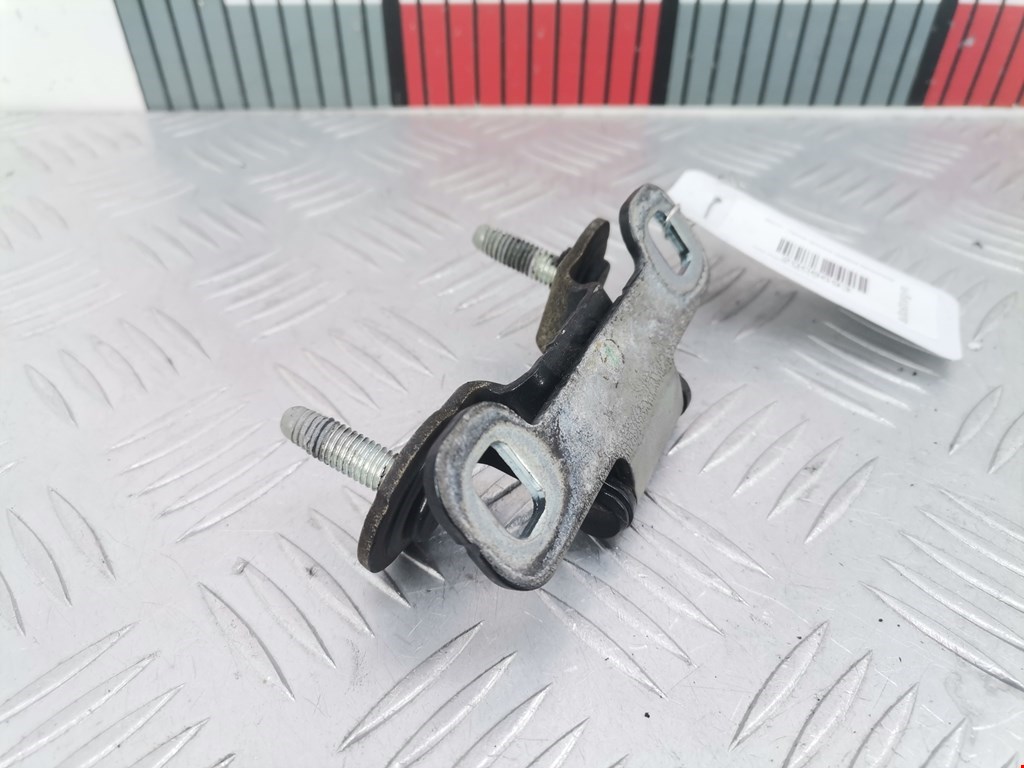 Петля крышки (двери) багажника Jeep Patriot (MK) (2006-2016)