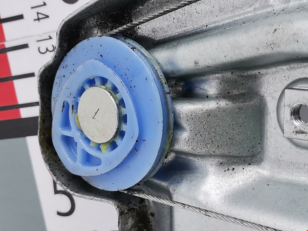 Стеклоподъемник задний левый OPEL Astra J 2009-2017