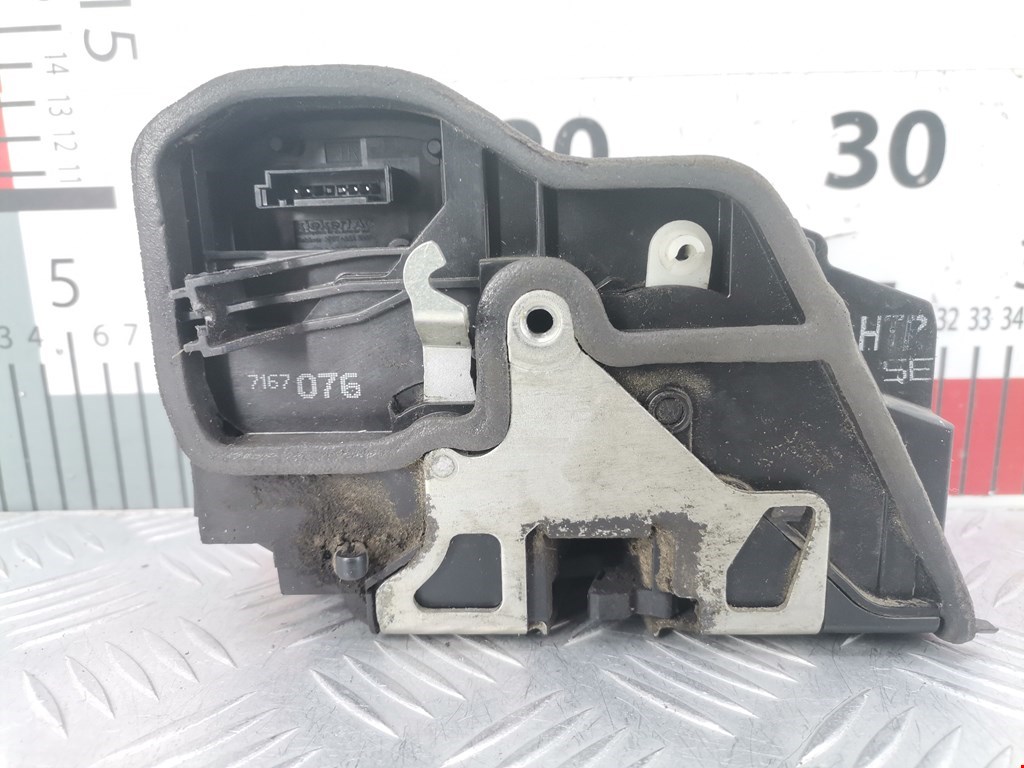Замок двери задней правой BMW 1er E81\E87 2004-2011