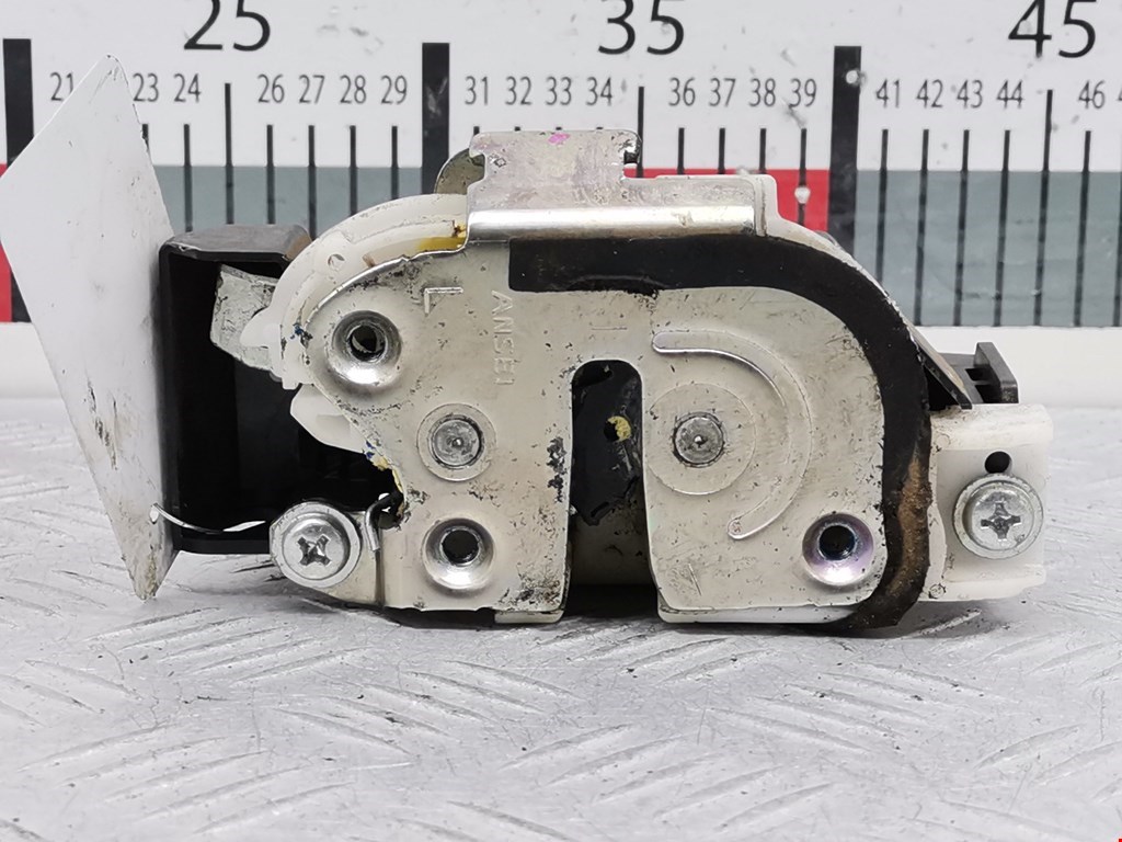 Замок двери передней левой MITSUBISHI L200 KB 2006-2015