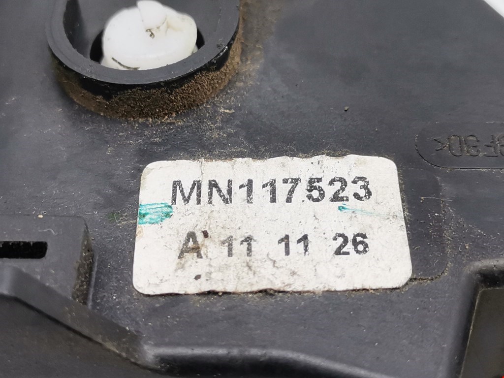 Замок двери передней левой MITSUBISHI L200 KB 2006-2015