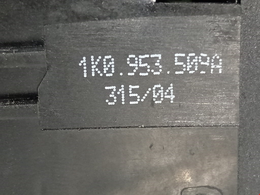 Кнопка аварийной сигнализации (аварийки) VOLKSWAGEN Golf V 2003-2009