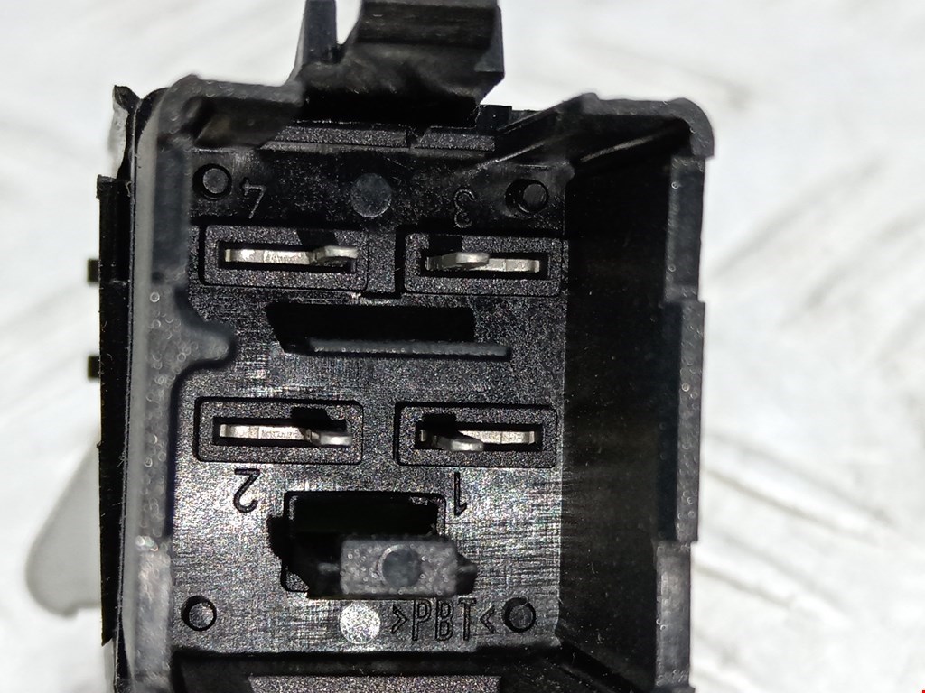 Кнопка аварийной сигнализации (аварийки) VOLKSWAGEN Golf V 2003-2009