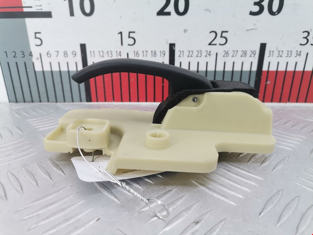 Ручка дверная задняя внутренняя правая JEEP Patriot 2007-2017