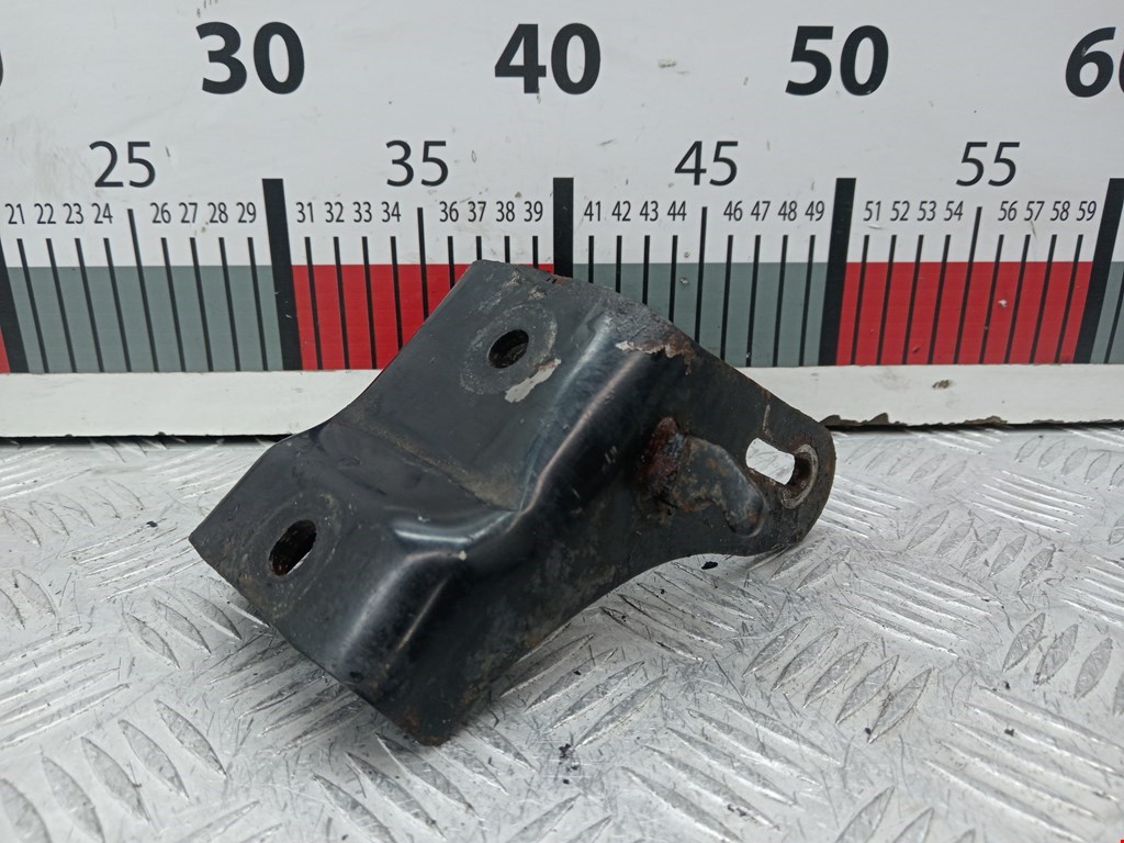 Кронштейн (крепление лапа траверса) кпп Hyundai i30 1 (2007-2012)