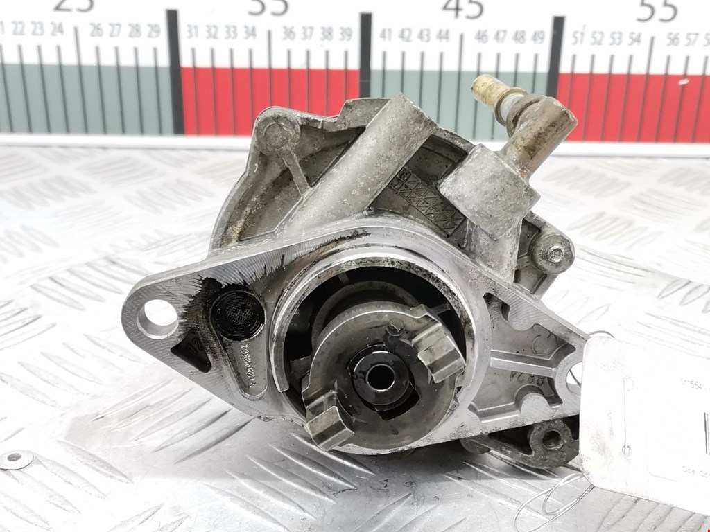 Насос вакуумный Opel Corsa D (2006-2014)