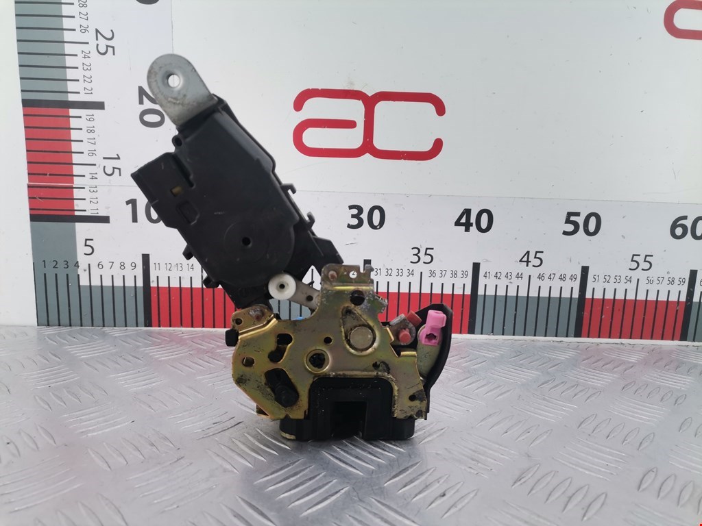 Замок двери задней правой SUBARU Outback 1999-2003