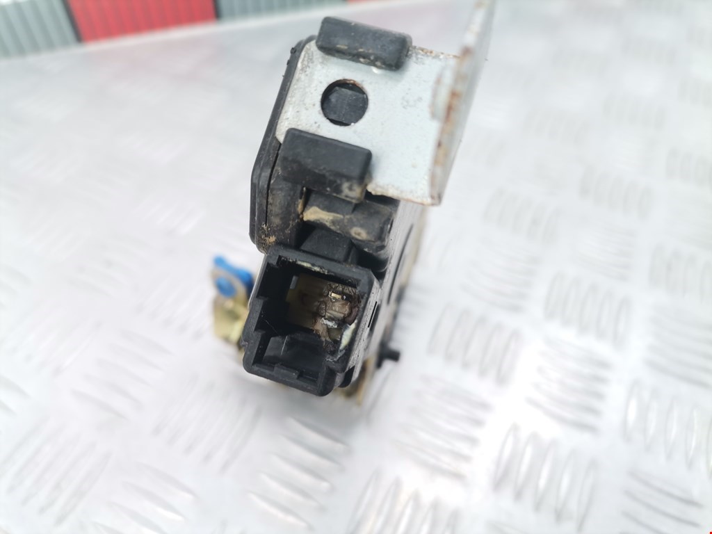 Замок двери задней правой SUBARU Outback 1999-2003