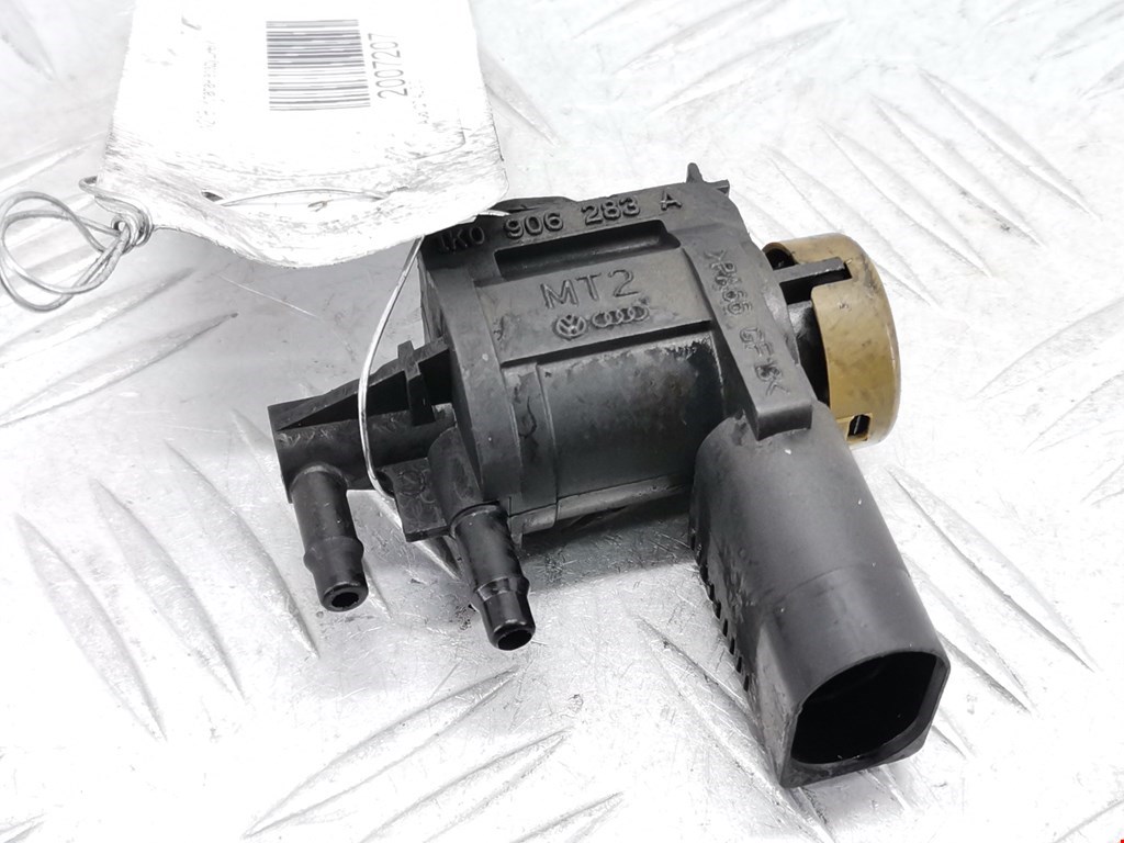 Клапан воздушного фильтра Audi Q7 4L (2005-2015)