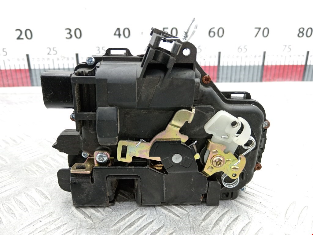 Замок двери передней правой SKODA Octavia A4 1U- 1997-2010