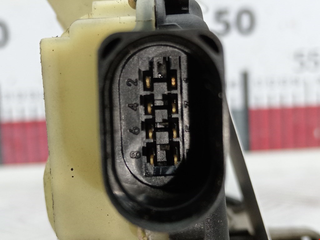 Замок двери передней левой VOLKSWAGEN Passat B5 1997-2005