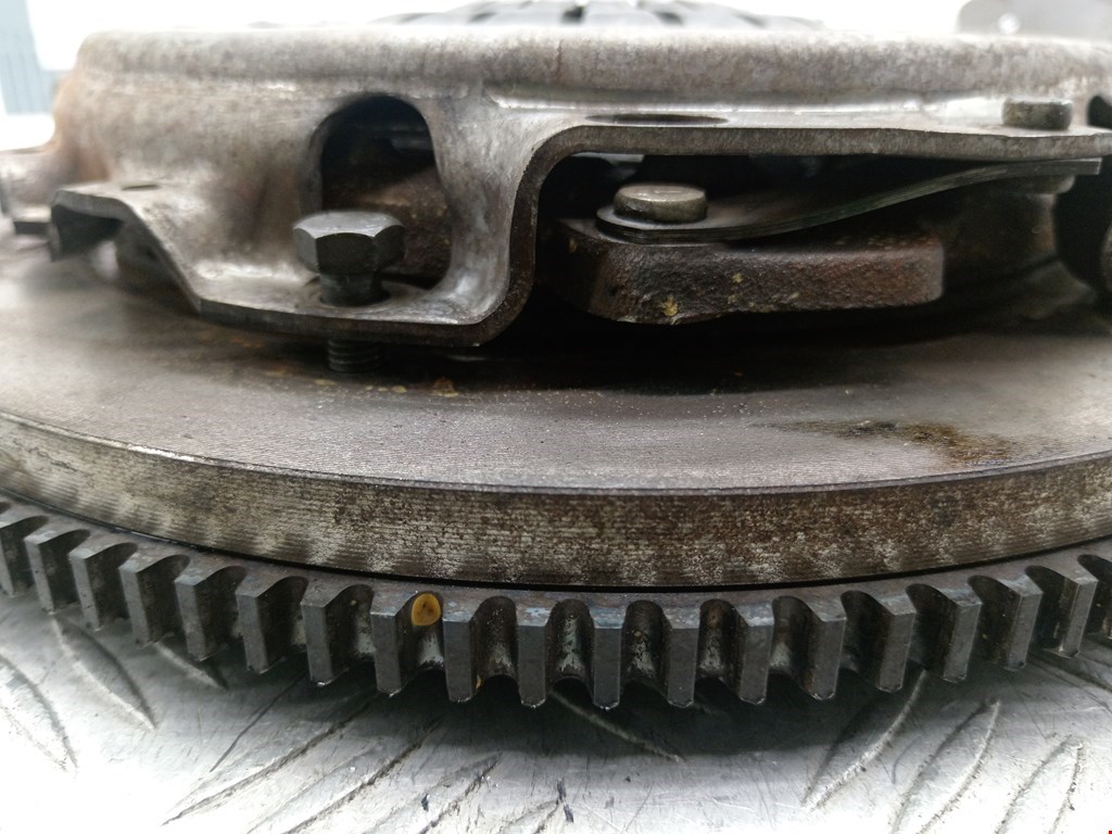 Маховик (демпфер сцепления) OPEL Corsa D 2006-2014