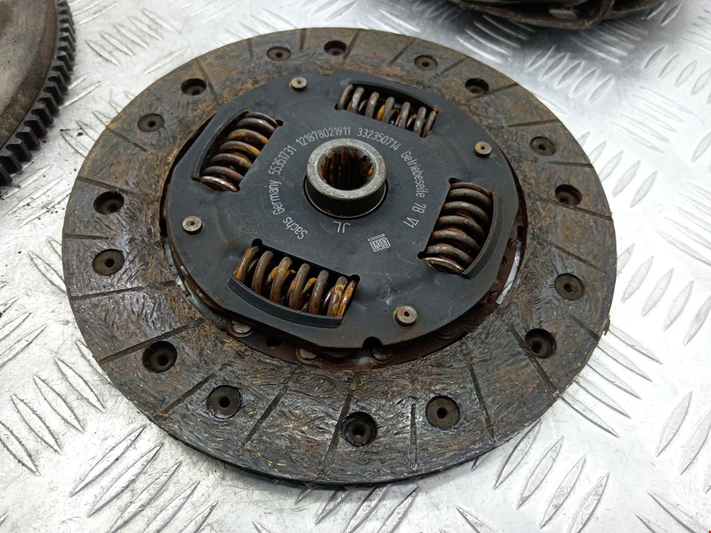 Маховик (демпфер сцепления) OPEL Corsa D 2006-2014