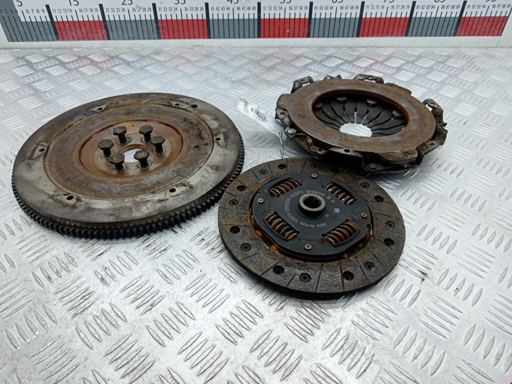 Маховик (демпфер сцепления) OPEL Corsa D 2006-2014