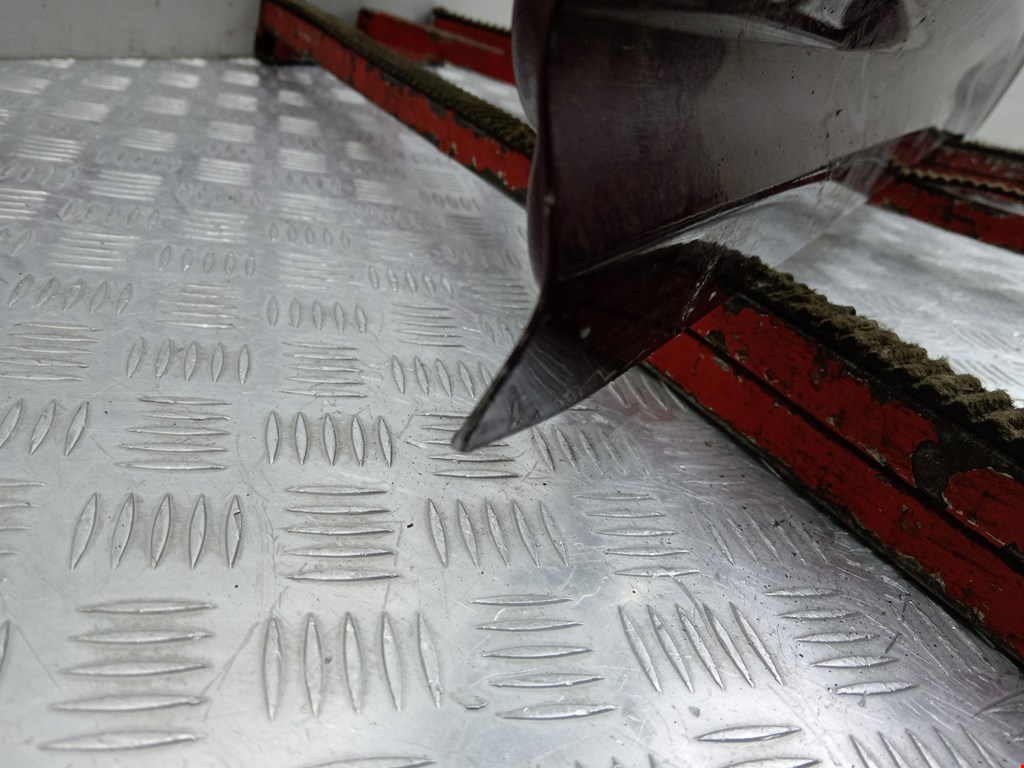 Дверь передняя правая TOYOTA Avensis 2009-2015