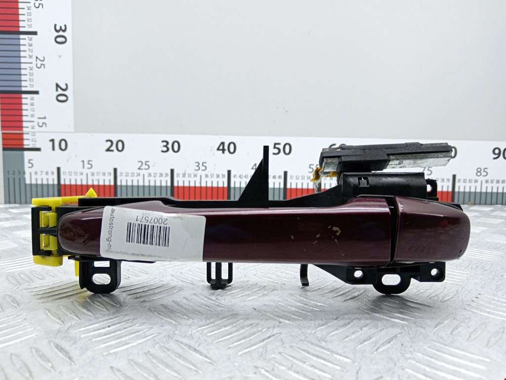 Ручка двери передней наружная левая TOYOTA Avensis 2009-2015