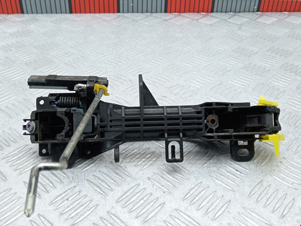 Ручка двери передней наружная левая TOYOTA Avensis 2009-2015