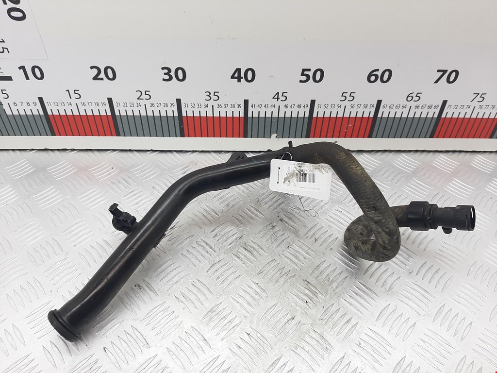 Патрубок системы охлаждения Peugeot 307 (2001-2008)