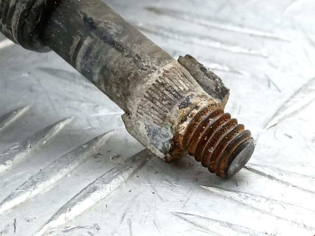 Моторчик стеклоочистителя задний RENAULT Clio 1998-2008