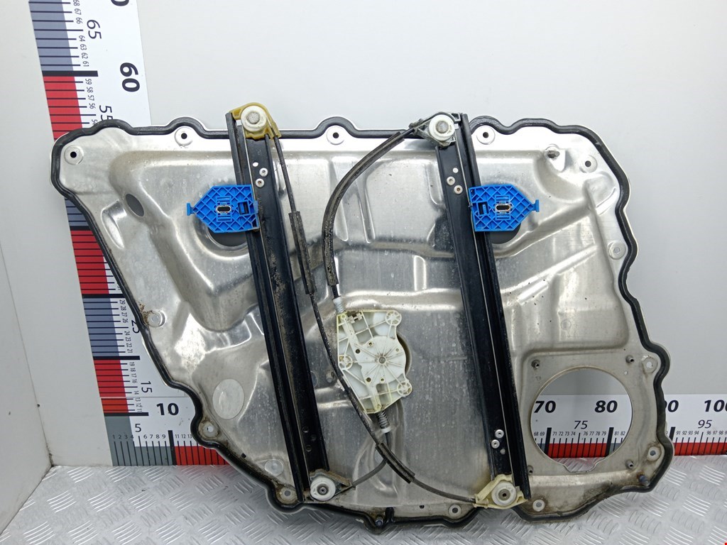 Стеклоподъемник задний правый AUDI A8 D3 2003-2010