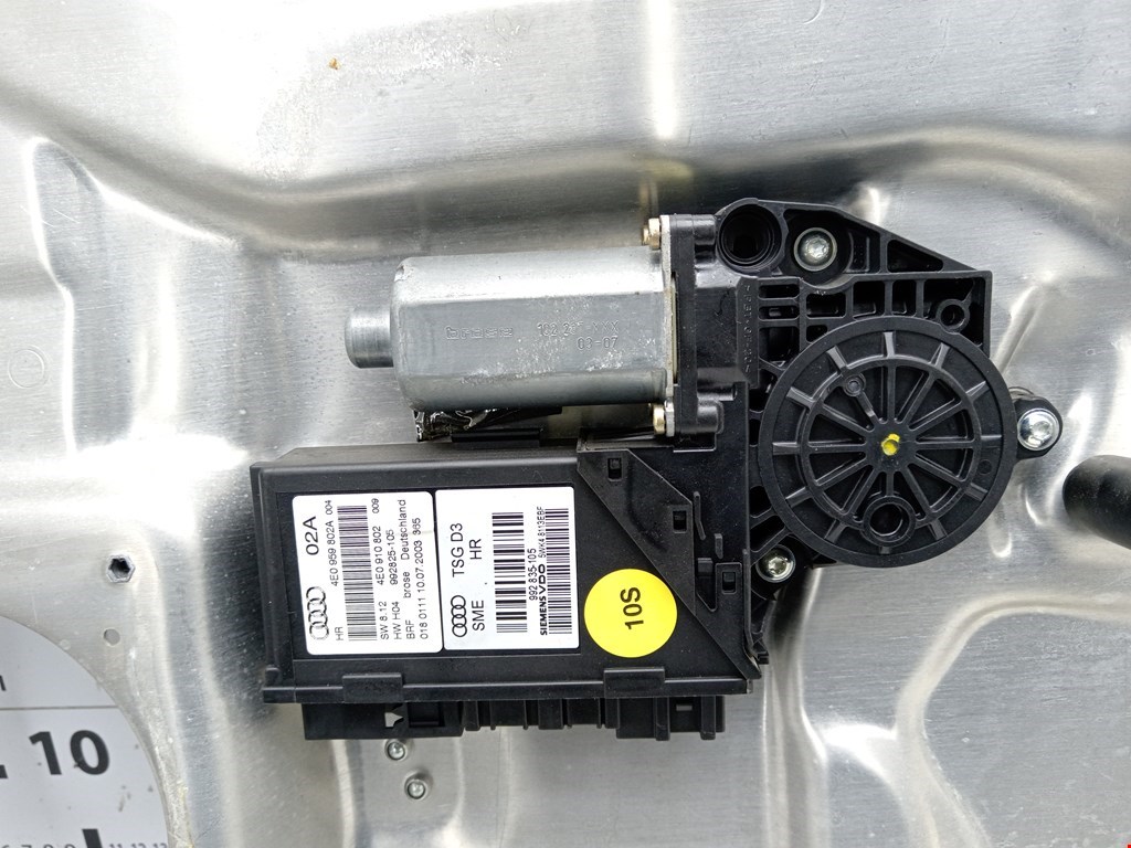 Стеклоподъемник задний правый AUDI A8 D3 2003-2010