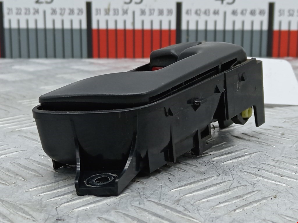 Ручка дверная передняя внутренняя правая MITSUBISHI Pajero III 2000-2006