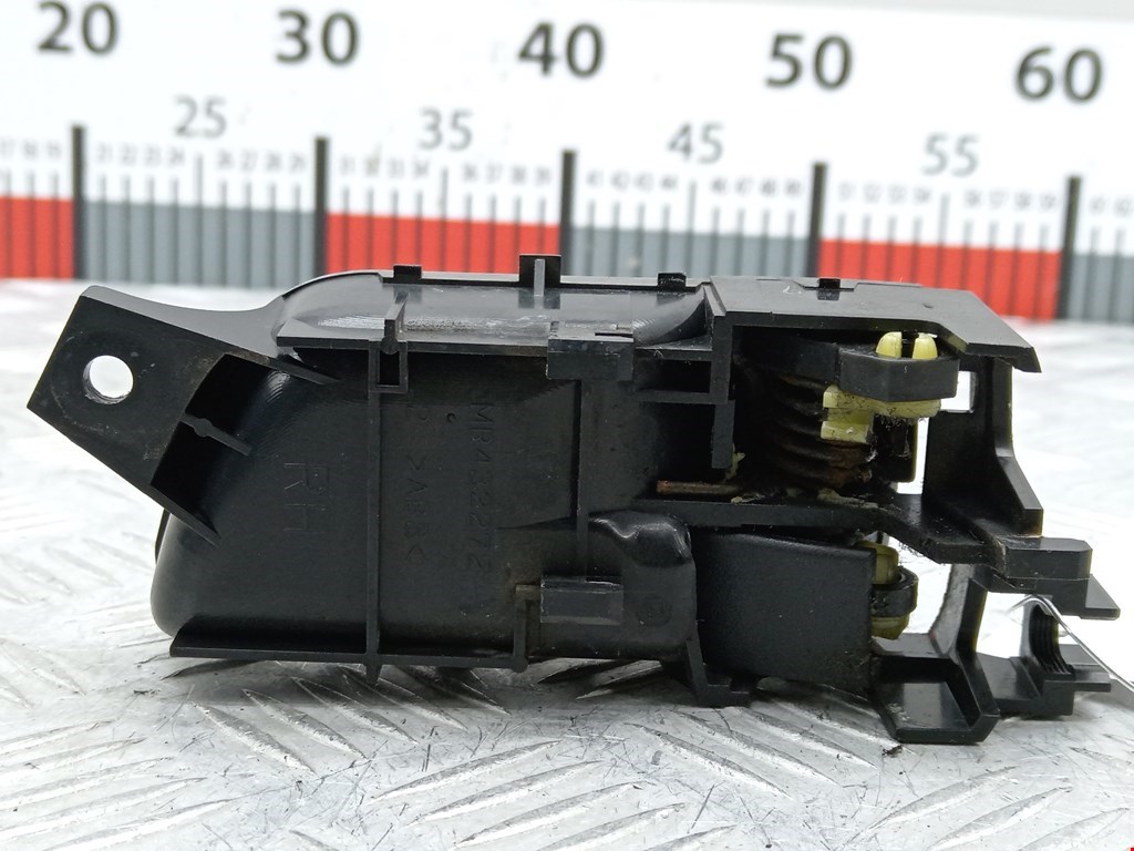 Ручка дверная передняя внутренняя правая MITSUBISHI Pajero III 2000-2006