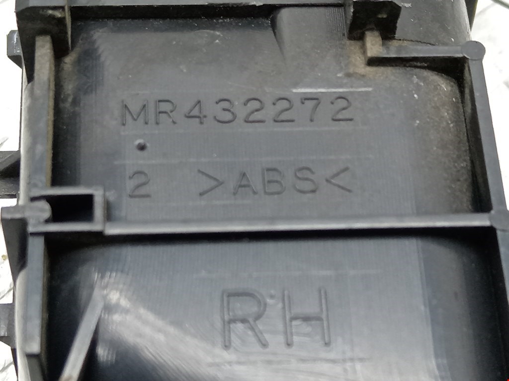 Ручка дверная передняя внутренняя правая MITSUBISHI Pajero III 2000-2006