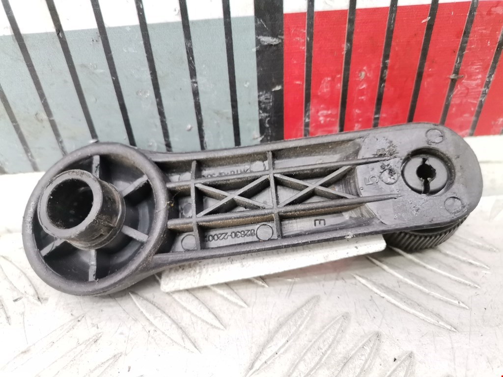 Ручка стеклоподъемника HYUNDAI i30 2007-2012