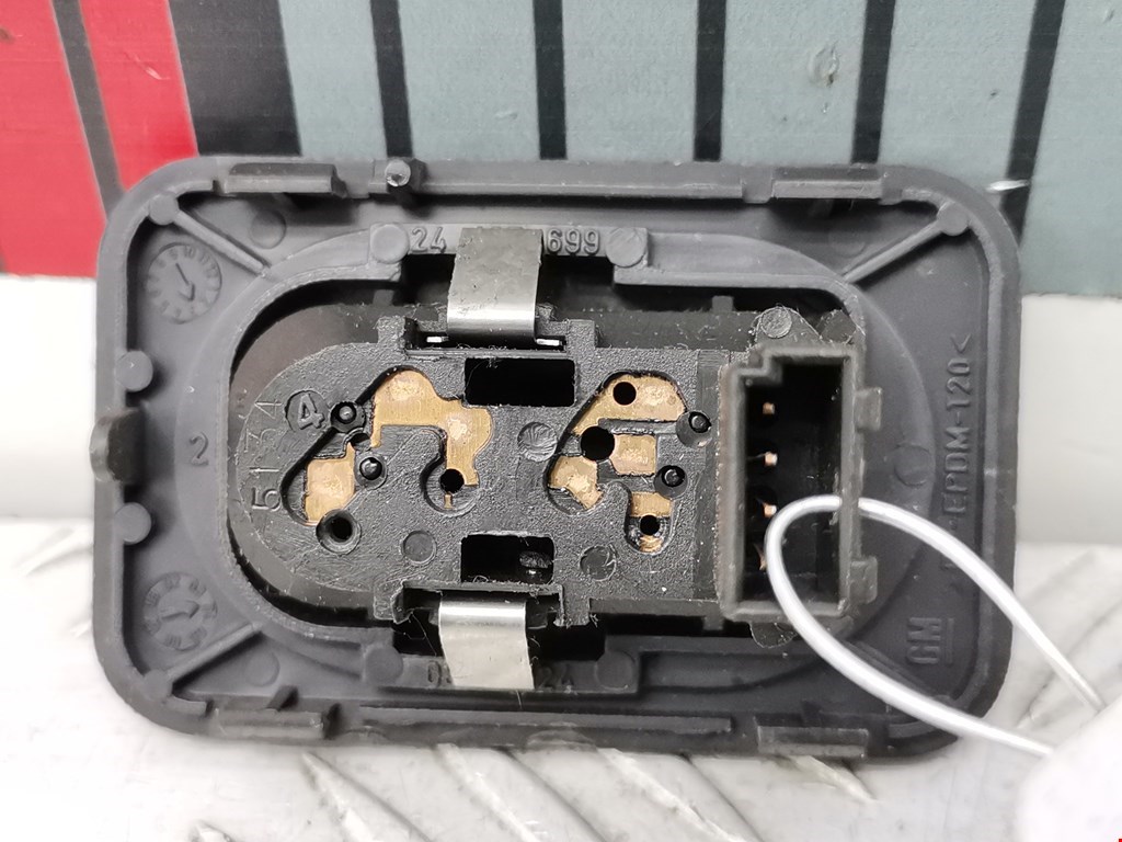 Кнопка стеклоподъемника OPEL Combo C 2001-2011