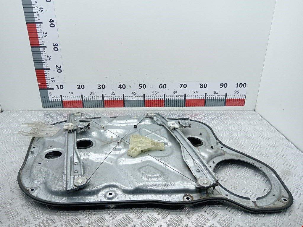 Стеклоподъемник передний правый KIA Cee'd I 2006-2012