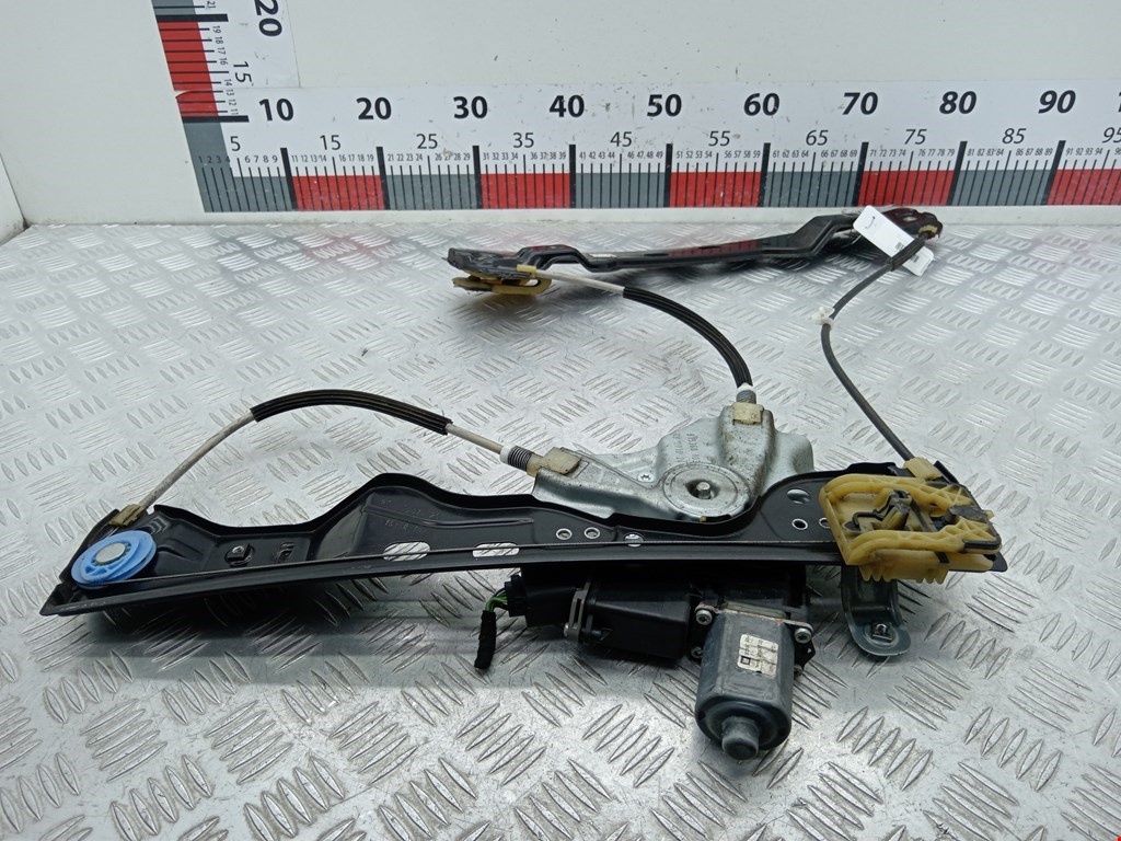 Стеклоподъемник передний правый OPEL Astra J 2009-2017