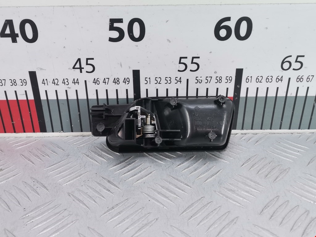 Ручка дверная задняя внутренняя правая VOLKSWAGEN Touran 2003-2010