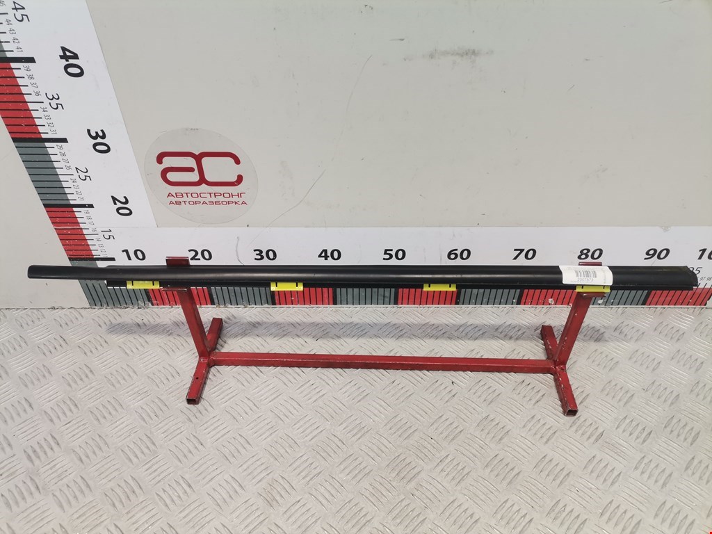 Накладка декоративная (молдинг) стекла двери передней правой Hyundai Santa Fe 1 (SM) (2000-2006)