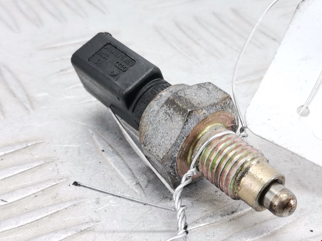 Датчик включения заднего хода VOLKSWAGEN Bora 1998-2005