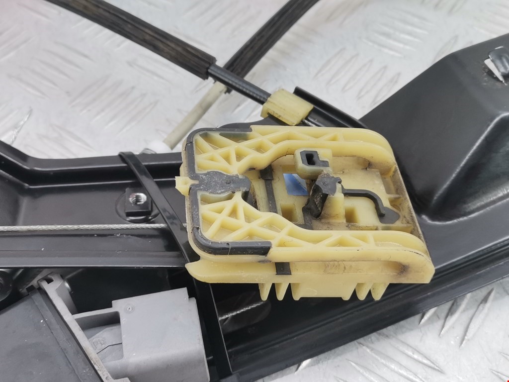 Стеклоподъемник передний правый OPEL Astra J 2009-2017