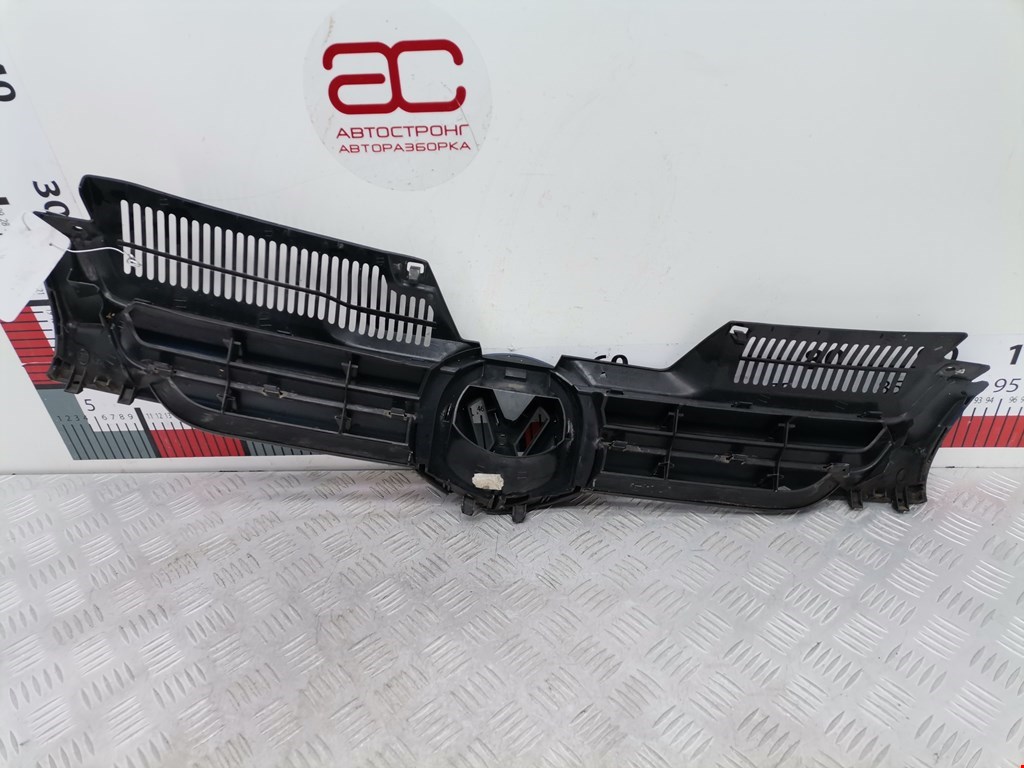 Решетка радиатора VOLKSWAGEN Golf V 2003-2009