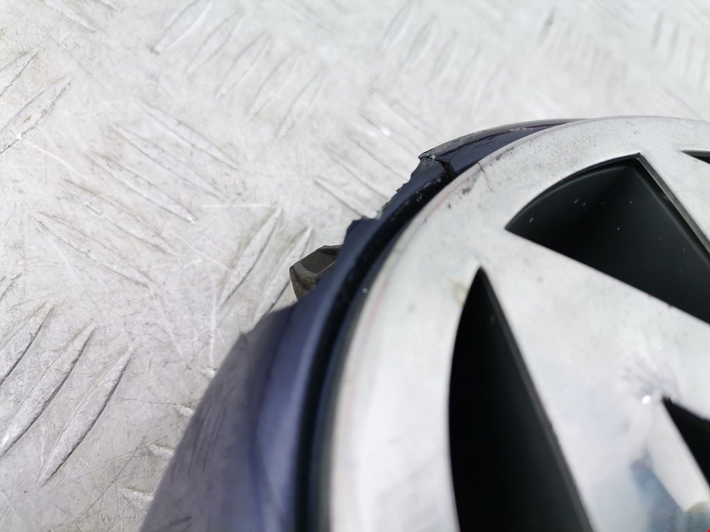 Решетка радиатора VOLKSWAGEN Golf V 2003-2009