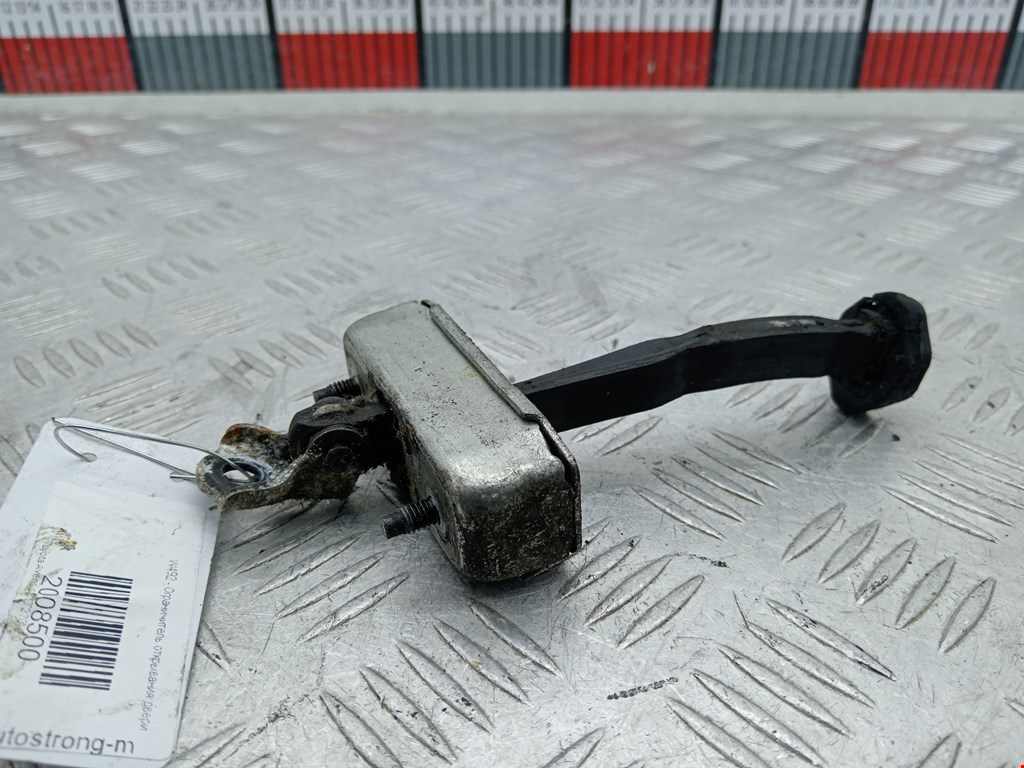 Ограничитель открывания двери TOYOTA Avensis 2009-2015