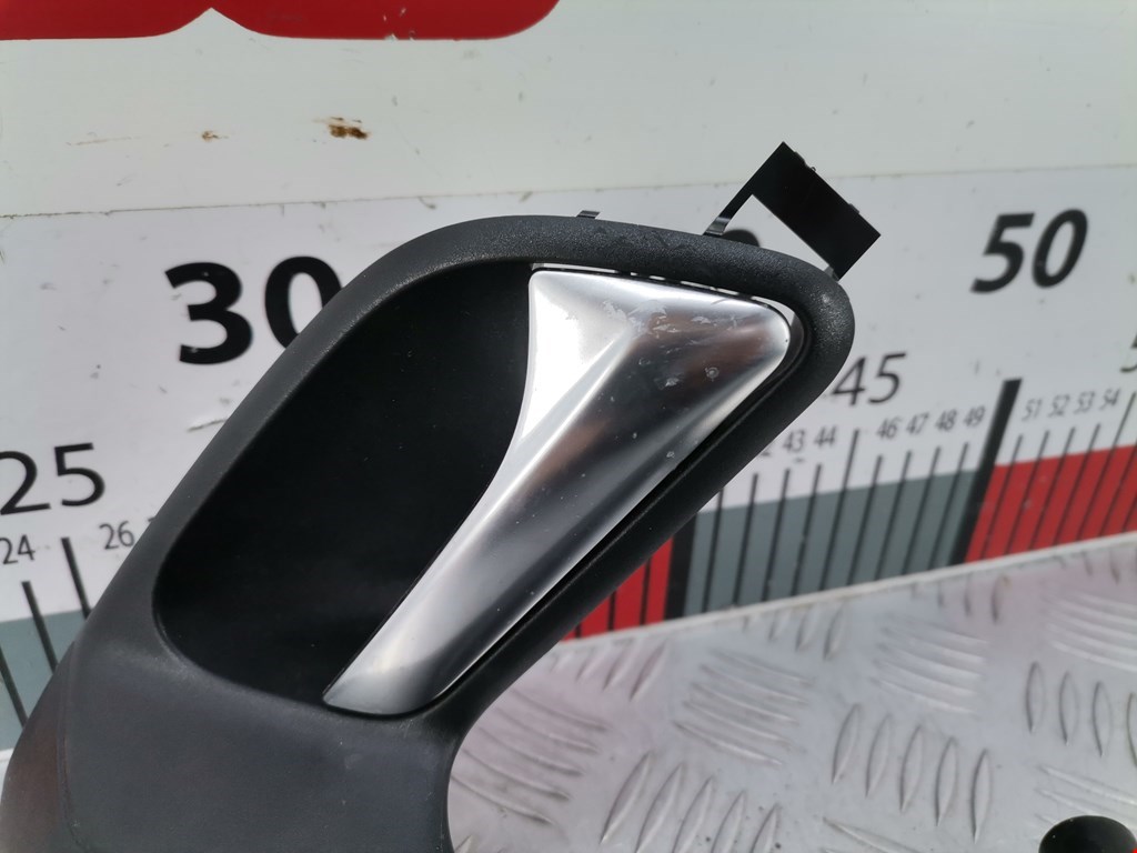 Ручка дверная задняя внутренняя правая VOLKSWAGEN Polo V HB 2009-2017