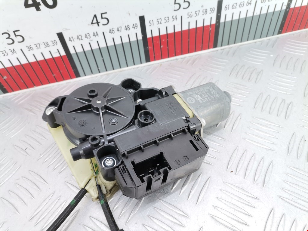 Стеклоподъемник задний правый VOLKSWAGEN Polo V HB 2009-2017