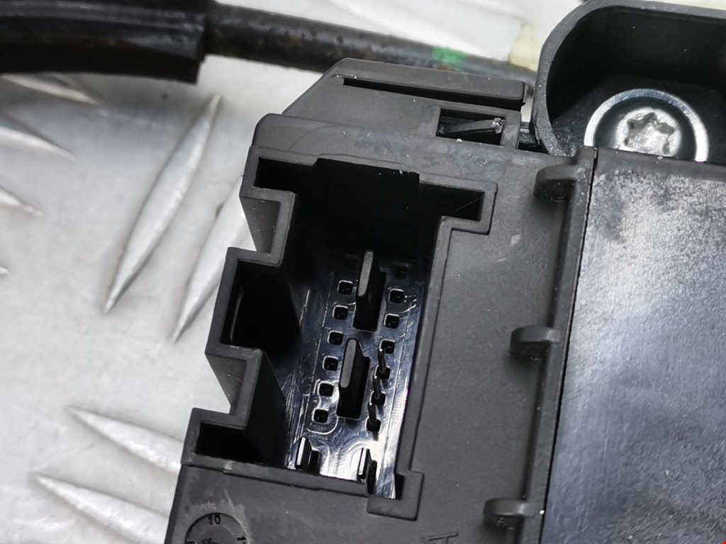 Стеклоподъемник задний правый VOLKSWAGEN Polo V HB 2009-2017