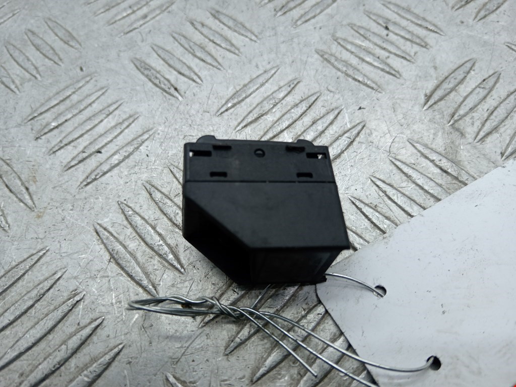 Кнопка стеклоподъемника VOLKSWAGEN Passat B5 1997-2005