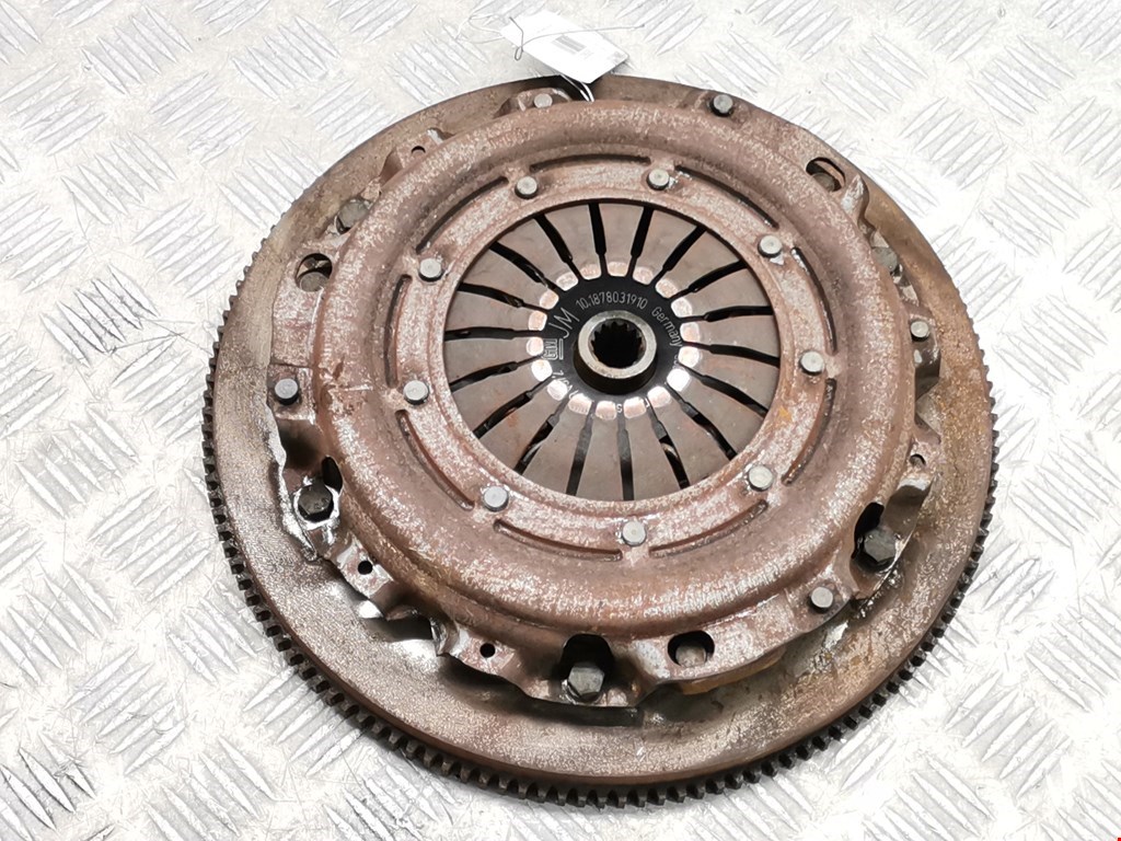 Маховик (демпфер сцепления) OPEL Corsa C 2000-2006